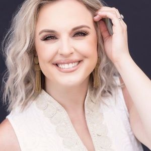 Meet your Posher, Chloe